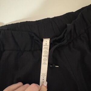 Lululemon joggers size 6